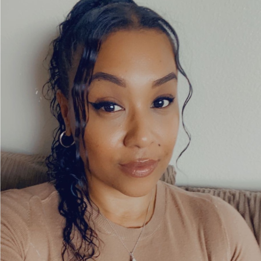 Meet your Posher, Monica